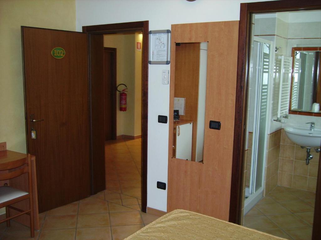Hotel Fontana Rubiera Værelse billede