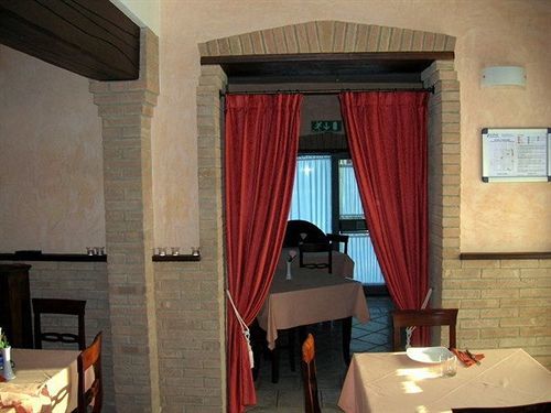 Hotel Fontana Rubiera Eksteriør billede